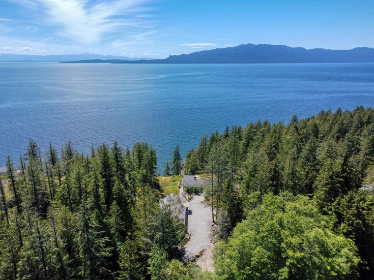 10991- 10993 SUNSHINE COAST HIGHWAY - Pender Harbour Egmont House with Acreage for Sale, 5 Bedrooms (R2909321)