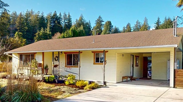 5762 SURF CIRCLE - Sechelt District House/Single Family for sale, 2 Bedrooms (R2945395)