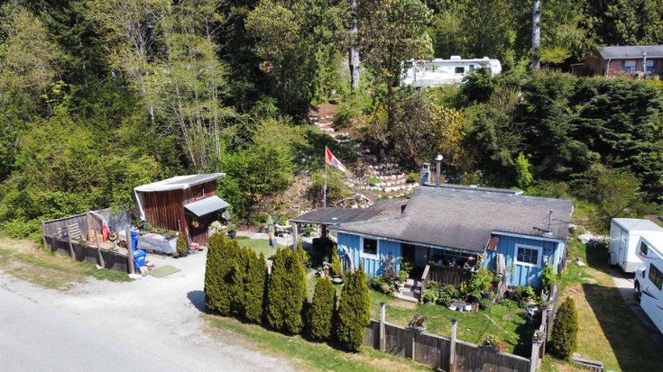 4604 Whitaker - Sechelt District Single Family Residence for Sale, 2 Bedrooms (R2995042)
