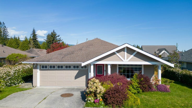 5722 Emily Way - Sechelt District Single Family Residence for Sale, 2 Bedrooms (R3010676)