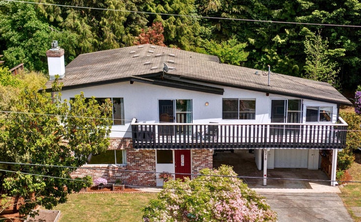 5218 Radcliffe Road - Sechelt District Single Family Residence for Sale, 4 Bedrooms (R3010690)