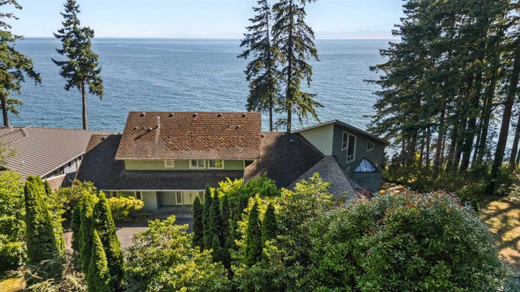 2525 Lower Road - Roberts Creek Single Family Residence for Sale, 5 Bedrooms (R3017827)