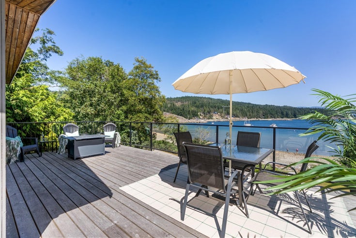 7653 Redrooffs Road - Halfmn Bay Secret Cv Redroofs Single Family Residence for Sale, 3 Bedrooms (R3019936)