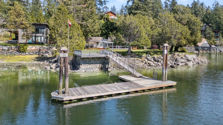 5400 Sans Souci Road - Halfmn Bay Secret Cv Redroofs Single Family Residence for Sale, 3 Bedrooms (R3033588)