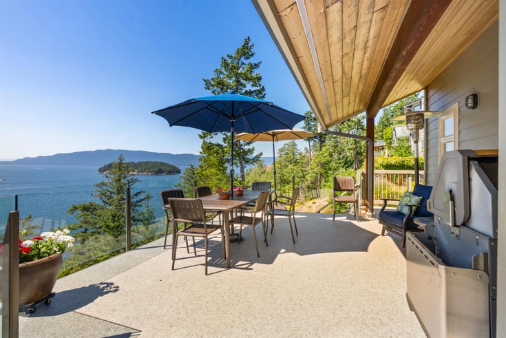 4266 Orca Road - Pender Harbour Egmont Single Family Residence for Sale, 3 Bedrooms (R3033954)