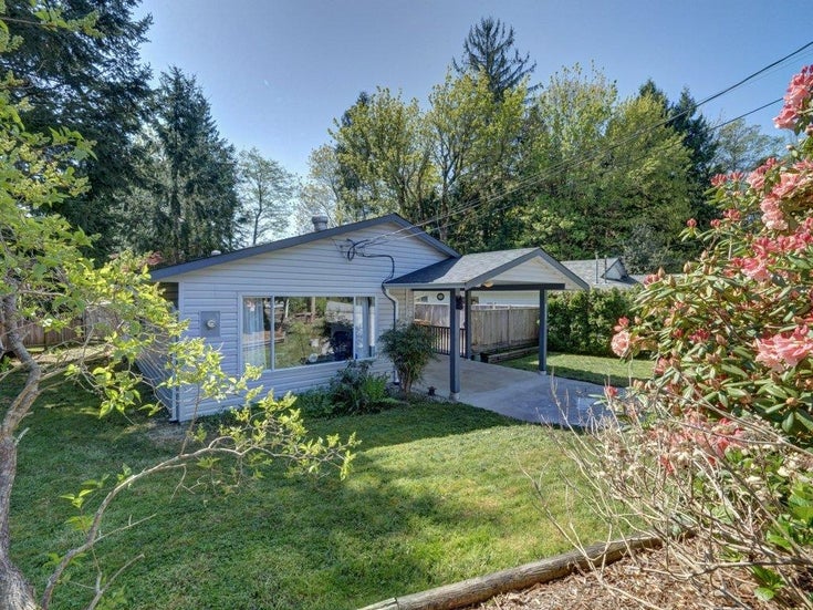 6557 Bjorn Place - Sechelt District Single Family Residence for Sale, 3 Bedrooms (R3036182)