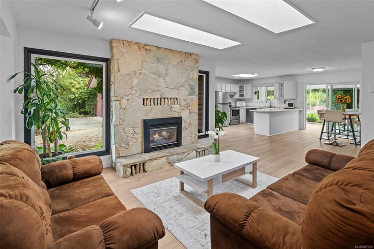 1373 Treebank Rd W - Es Kinsmen Park Single Family Residence for Sale, 3 Bedrooms (997753)