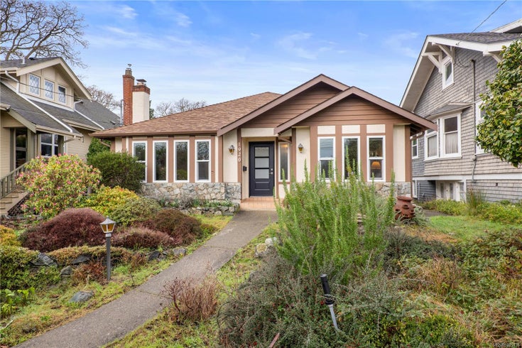 1920 St. Ann St - OB North Oak Bay Single Family Residence for Sale, 2 Bedrooms (1025135)