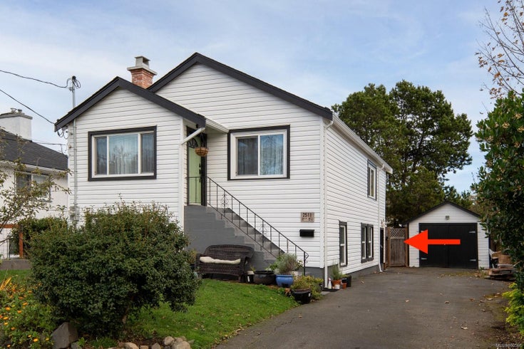 A 2511 Vancouver St - Vi Hillside Half Duplex for sale, 2 Bedrooms (980566)