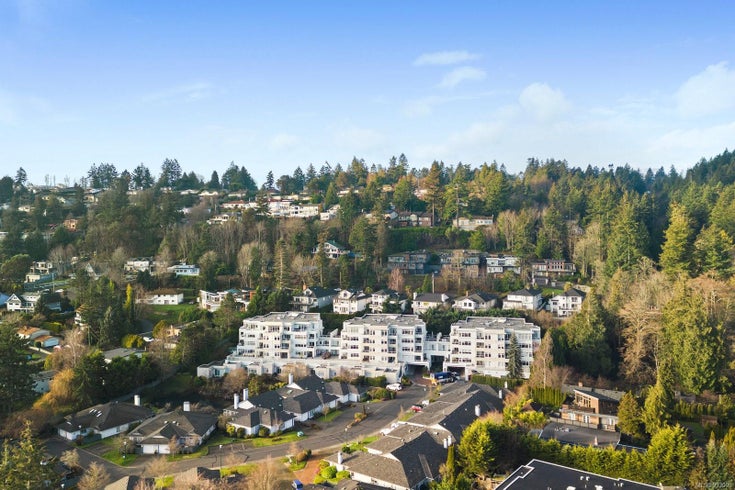 202 - 5110 Cordova Bay Rd - SE Cordova Bay Condo Apartment for Sale, 2 Bedrooms (993009)
