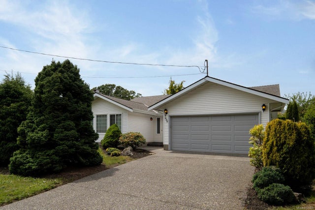3996 Cedar Hill Rd - SE Mt Doug Single Family Residence for Sale, 4 Bedrooms (1001421)
