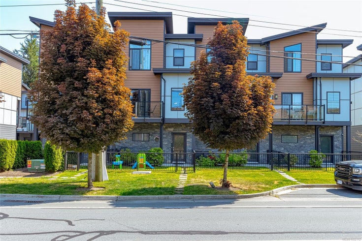 112 - 687 Strandlund Ave - La Langford Proper Townhouse for Sale, 3 Bedrooms (1002112)