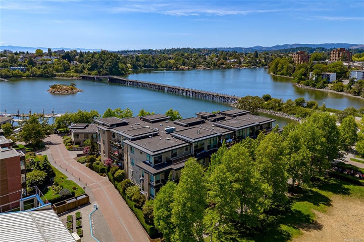 109 - 330 Waterfront Cres - Vi Rock Bay Condo Apartment for Sale, 2 Bedrooms (1002749)