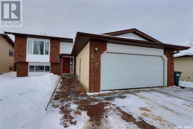 1689 Gisi RD - Prince Albert House for sale, 4 Bedrooms (SK878036)