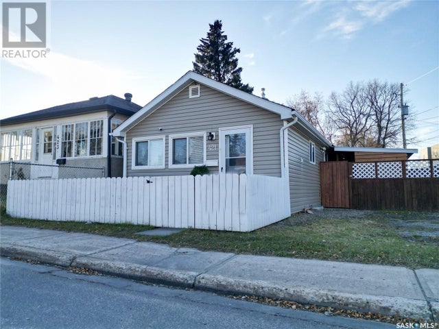 421 6th AVENUE E - Prince Albert House for sale, 2 Bedrooms (SK987253)