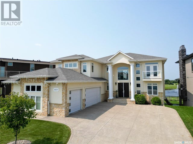 3037 Lakeview DRIVE - Prince Albert House for Sale, 5 Bedrooms (SK996719)