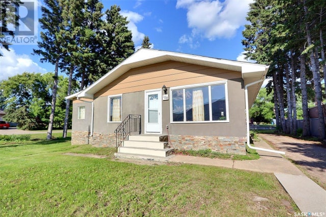 108 Main STREET - Shellbrook House for Sale, 6 Bedrooms (SK008019)