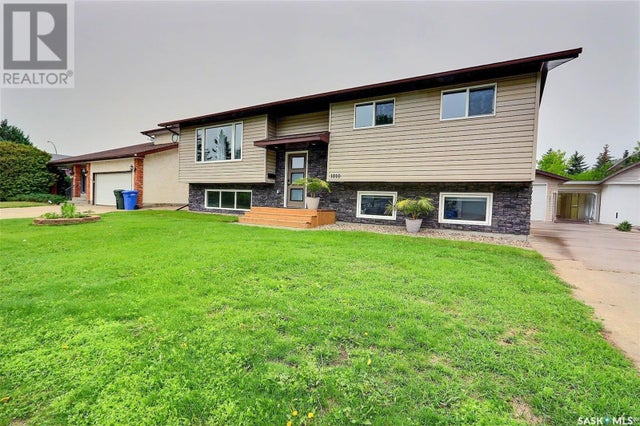 1010 Wyllie CRESCENT - Prince Albert House for Sale, 5 Bedrooms (SK010416)