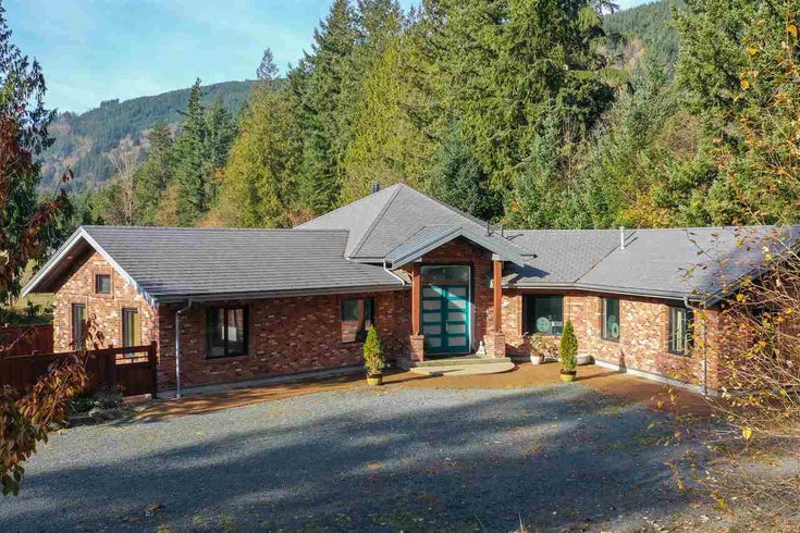 1185 COLUMBIA VALLEY ROAD - Columbia Valley House with Acreage for sale, 4 Bedrooms (R2421785)