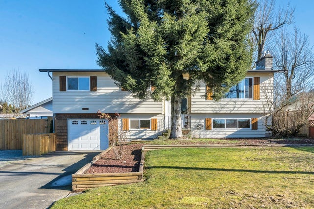 2096 Martens Street - Poplar Single Family Residence for Sale, 3 Bedrooms (R2988357)