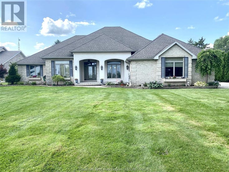 7635 River View LINE - Chatham House for Sale, 3 Bedrooms (25011027)