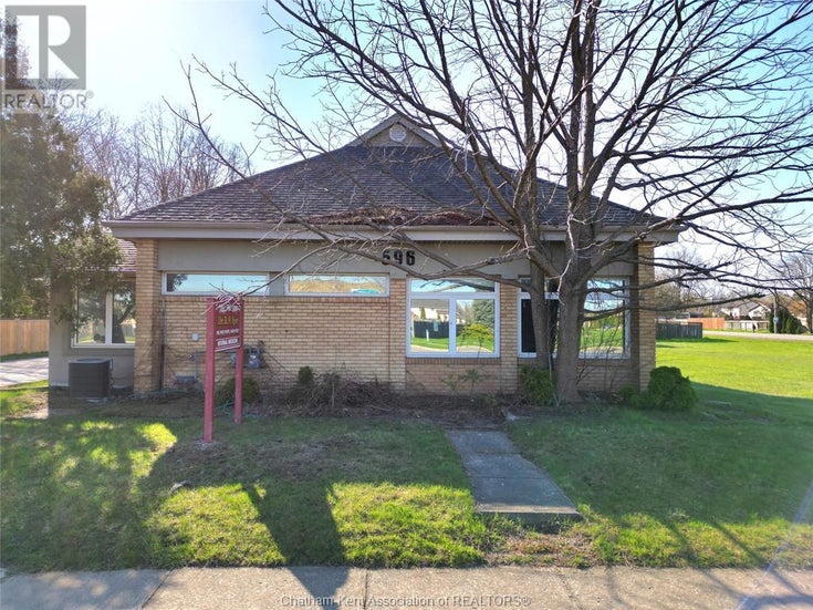 596 MCNAUGHTON AVENUE West - Chatham for Sale(25018791)