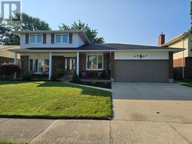 27 Pamela CRESCENT - Chatham House for Sale, 3 Bedrooms (25019171)