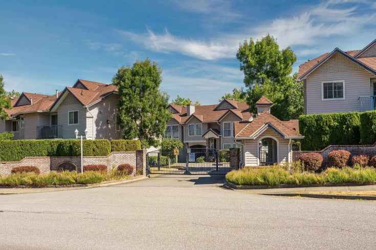 82 - 8716 Walnut Grove Drive - Walnut Grove Townhouse for Sale, 3 Bedrooms (R3036048)