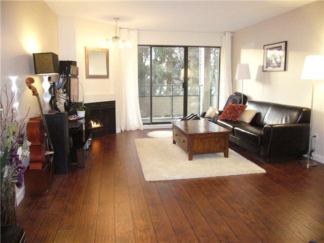 312 2915 Glen Drive - North Coquitlam Apartment/Condo for sale, 2 Bedrooms (V989640)