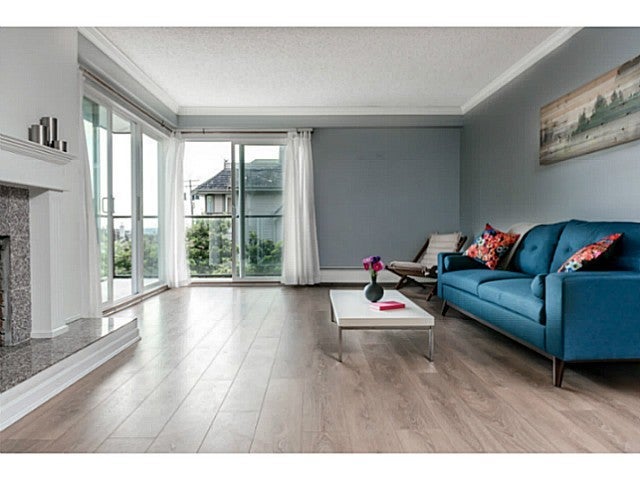 # 205 1515 CHESTERFIELD AV - Central Lonsdale Apartment/Condo for sale, 2 Bedrooms (V1125313)
