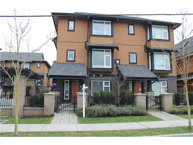 3 4766 55b Street - Delta Manor Townhouse, 3 Bedrooms (V1101148)