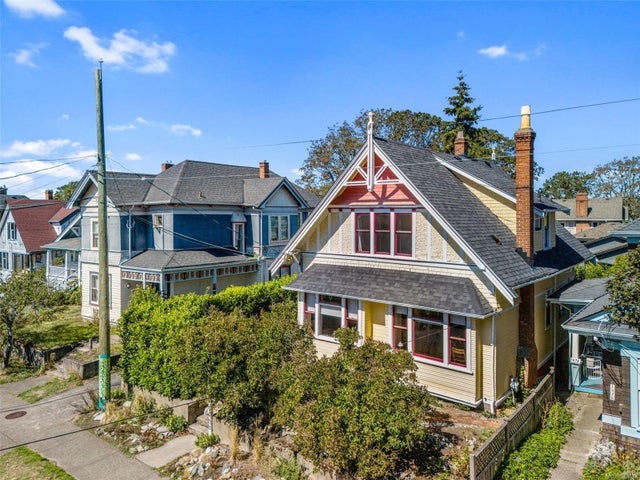 1466 Gladstone Ave - Vi Fernwood Single Family Residence, 4 Bedrooms (973812)