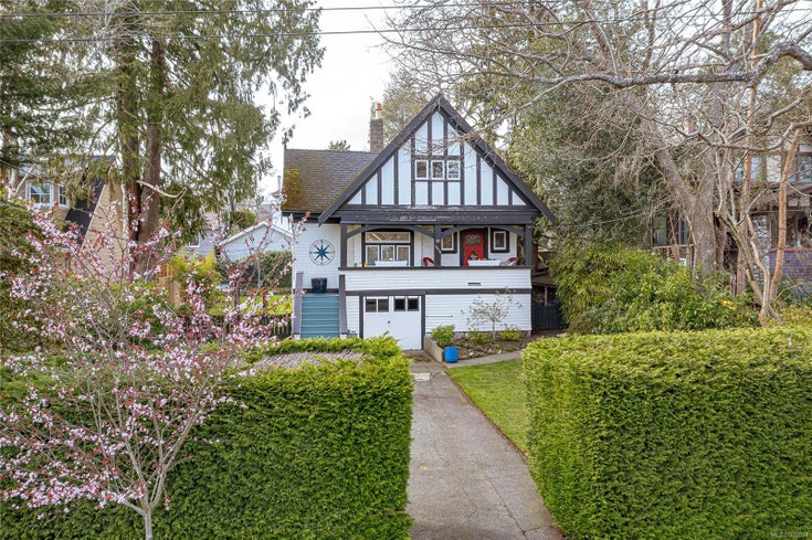 1216 St. Patrick St - OB South Oak Bay Single Family Residence for Sale, 5 Bedrooms (989854)