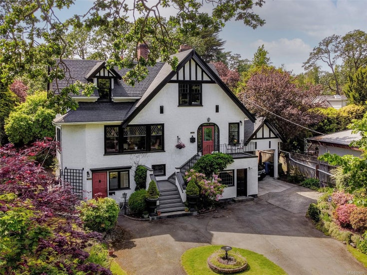 1352/54 St. Patrick St - OB South Oak Bay Single Family Residence for Sale, 5 Bedrooms (994095)
