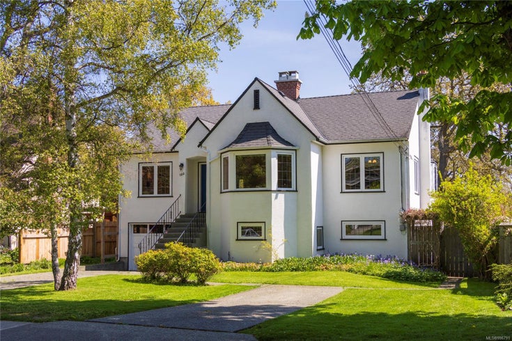 755 Hampshire Rd - OB South Oak Bay Single Family Residence for Sale, 3 Bedrooms (996791)