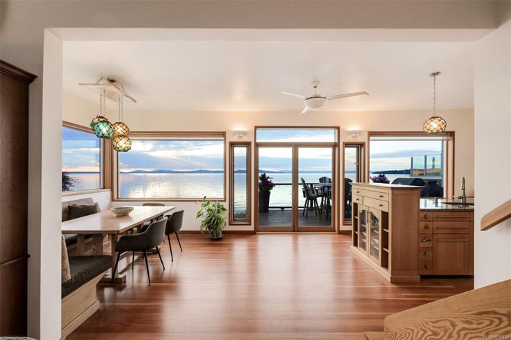 4971 Cordova Bay Rd - SE Cordova Bay Single Family Residence for Sale, 4 Bedrooms (1006420)
