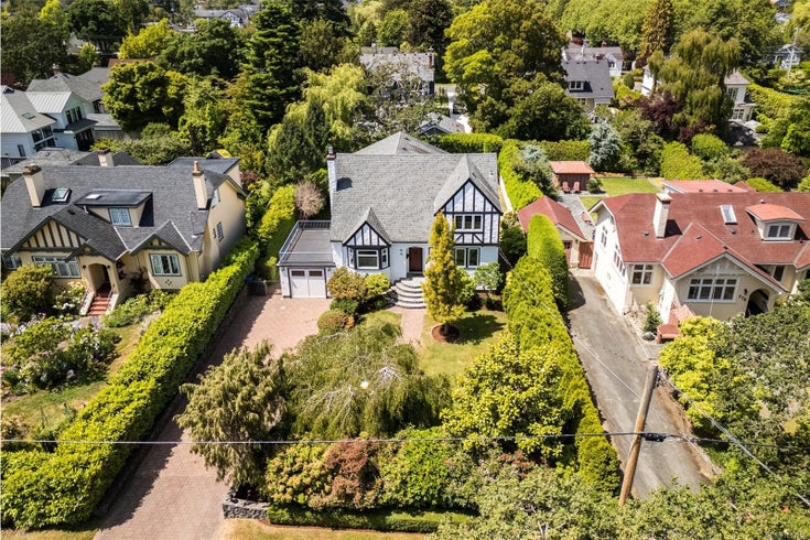 750 Island Rd - OB South Oak Bay Single Family Residence for Sale, 5 Bedrooms (1013254)