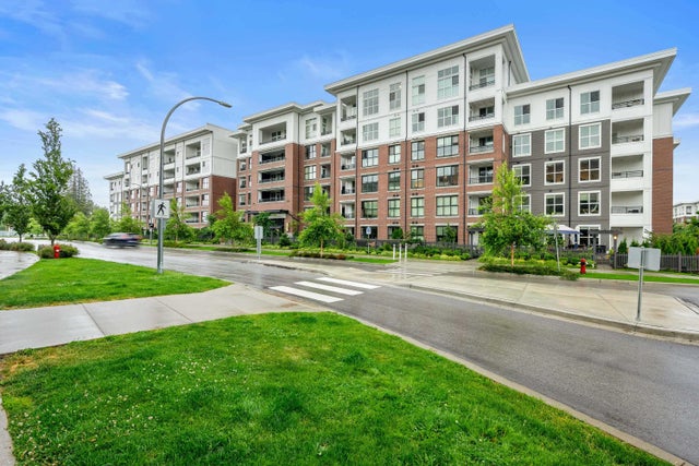 B406 8150 207 STREET - Willoughby Heights Apartment/Condo for sale, 3 Bedrooms (R2801837)