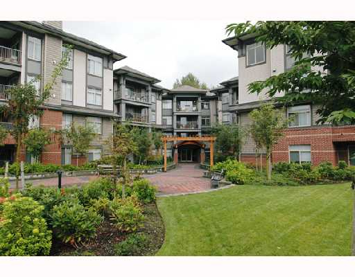 # 402 12020 207A ST - Northwest Maple Ridge Apartment/Condo, 2 Bedrooms (V699416)