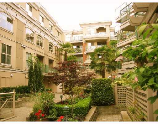 # C9 332 LONSDALE AV - Lower Lonsdale Apartment/Condo, 2 Bedrooms (V803352)