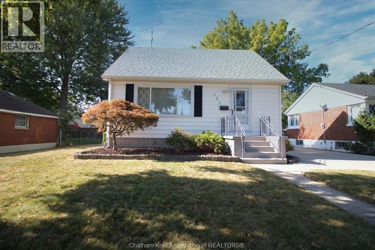131 Tweedsmuir AVENUE East - Chatham House for Sale, 3 Bedrooms (25023659)