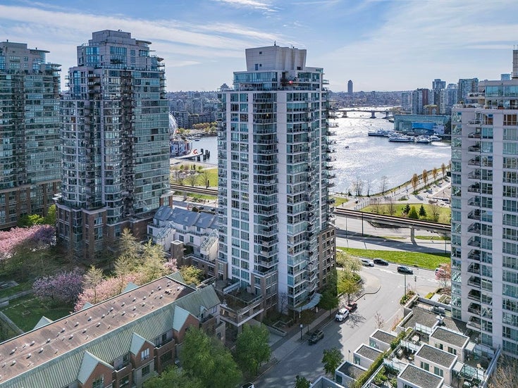 2201 - 120 Milross Avenue - Downtown VE Apartment/Condo, 2 Bedrooms (R2991285)