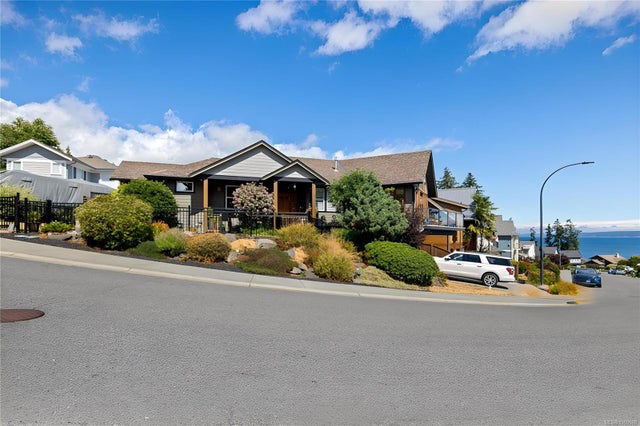 10088 Island View Close - Du Chemainus Single Family Residence for Sale, 3 Bedrooms (1009098)