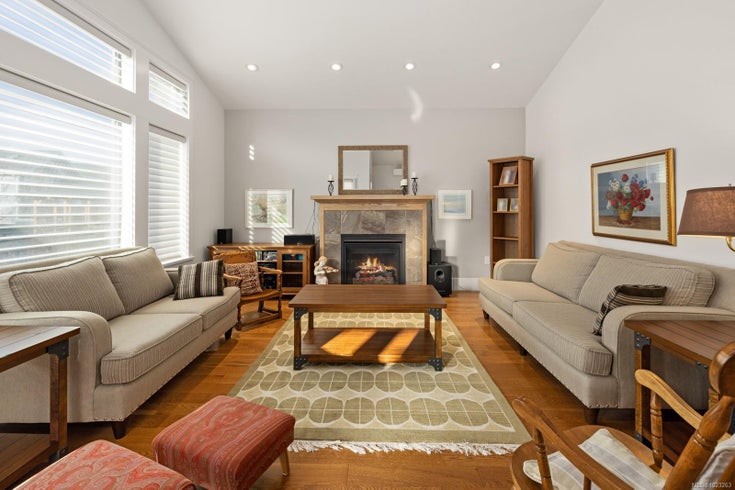 143 Village Way - Du West Duncan Single Family Residence for Sale, 4 Bedrooms (1023263)