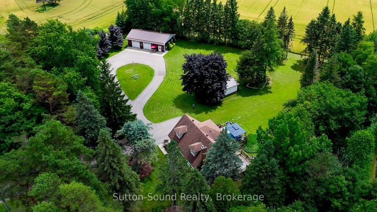 718462 Highway 6 Highway - Georgian Bluffs Detached for Sale, 3 + 1 Bedrooms (X12083724)