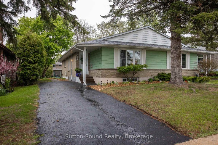 821 Gustavus Street - Saugeen Shores Semi-Detached  for Sale, 3 Bedrooms (X12168418)