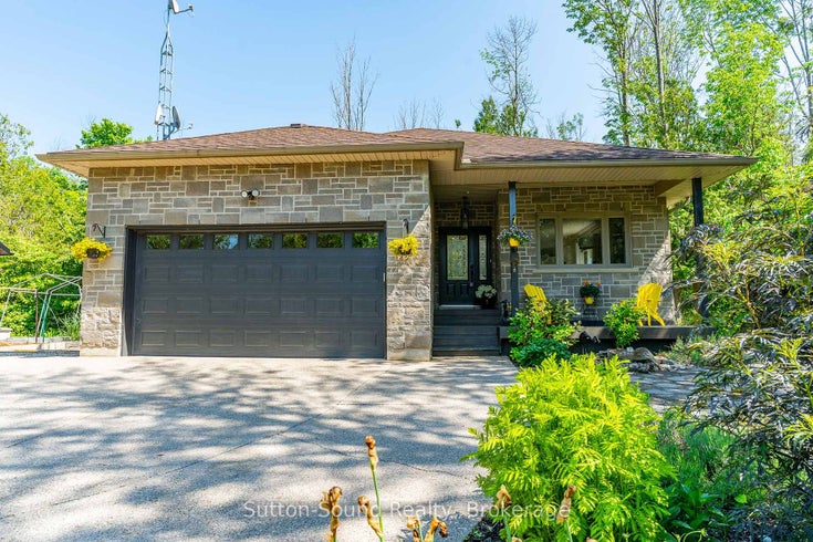170 Lakeshore Road - Georgian Bluffs Detached for Sale, 2 Bedrooms (X12362126)
