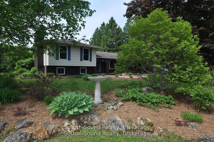 719140 Highway 6 Highway - Georgian Bluffs Detached for Sale, 3 Bedrooms (X12516774)