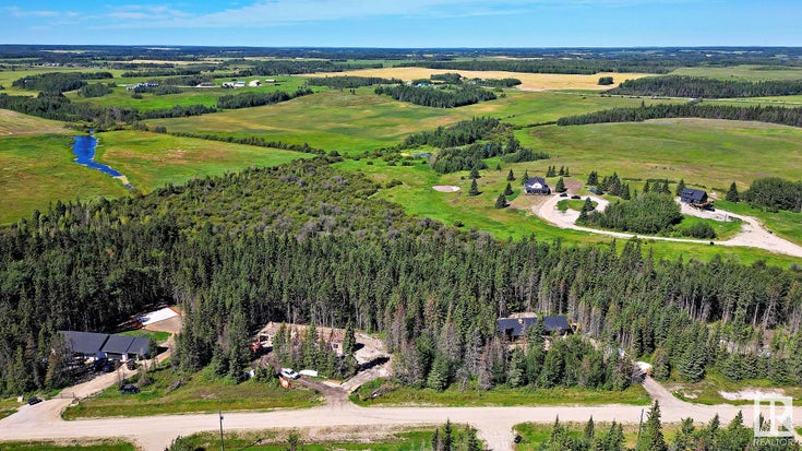 311 55504 RR 13 - Tree Farm Estates Detached Single Family for Sale, 3 Bedrooms (E4435407)