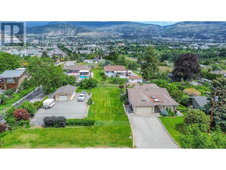 605 VEDETTE Drive - Penticton House for sale, 4 Bedrooms (10316423)